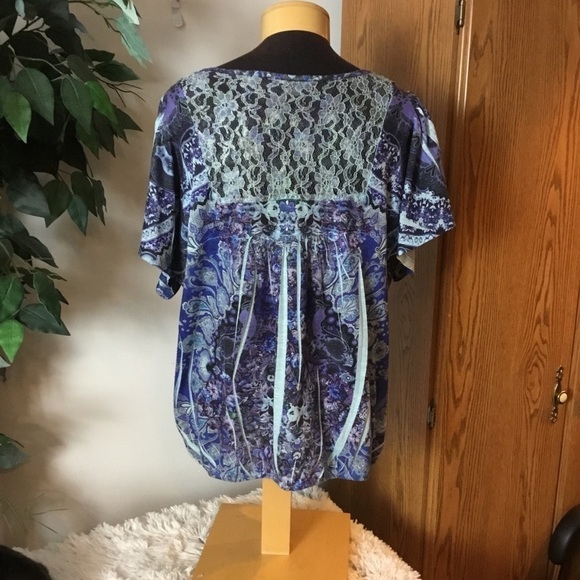 ROZ & Ali 1X keyhole tie front with cape sleeves floral lace detail in b… - Picture 14 of 14